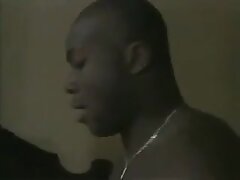 Milf rubia tiene un accidente anal