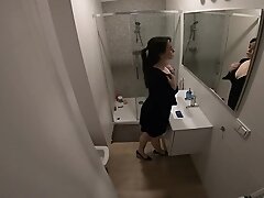 Cheating with a friend's girlfriend