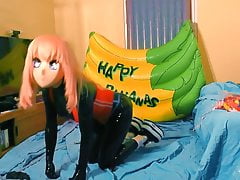 Latex kigurumi popping latex balloon