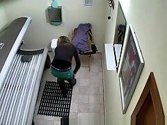 Hairy Pussy in Solarium