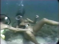 Vintage Scuba lez hott