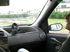 UI030-Driving with Giulia - Amateur Foot Fetish