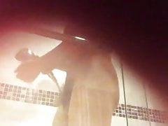 CAMERA CACHEE GARCON DANS LA DOUCHE 02