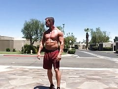 Str8 bodybuilder daddy street masturbation
